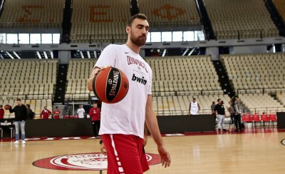 Χωρίς Μιλουτίνοφ κόντρα σε Μπαρτσελόνα!