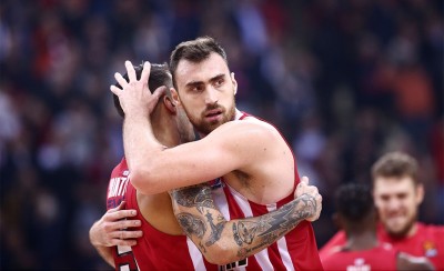 Μέρος ο Μιλουτίνοφ, εκτός ο Κόνιαρης