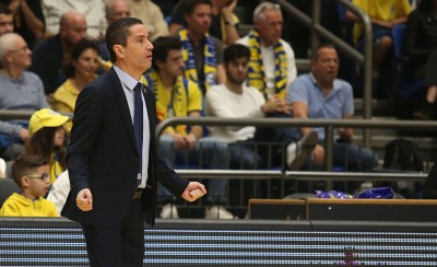 Βλέπουν Σφαιρόπουλο και σκύβουν το κεφάλι!