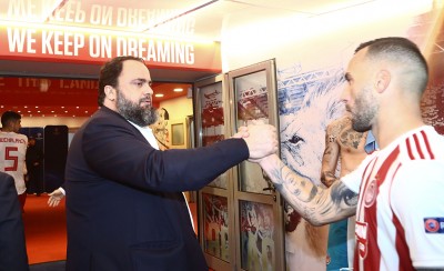 Πανευτυχής ο ηγέτης μετά την πρόκριση! (photos)