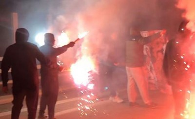 Απίστευτη υποδοχή της Θύρας 7 Πάτρας στο πούλμαν του Θρύλου (photos)