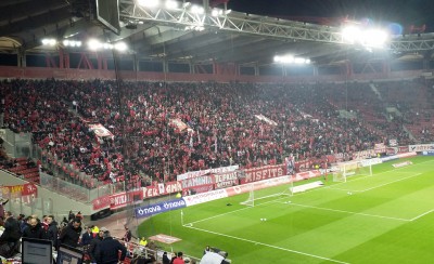 Γεμάτο από πολύ νωρίς το πέταλο!