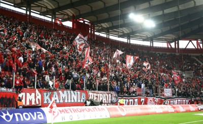 Γεμάτος και καυτός ο Ναός