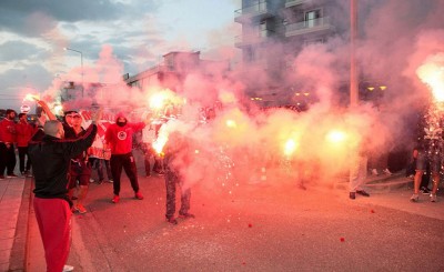 Πανζουρλισμός και απίστευτη υποδοχή (video)