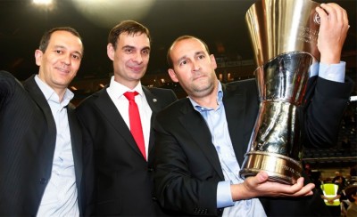 Ξαναχτίζουμε τον Ολυμπιακό. Εσείς από τα θεμέλια και εμείς από τις κερκίδες