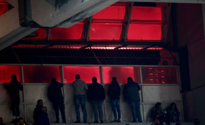 Μολότοφ, καμένο περιπολικό και τραυματισμός αστυνομικού!