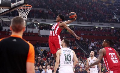 Εμείς θα σε νικάμε κι εσύ θα προσκυνάς