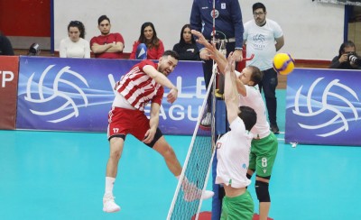 Ήττα για τον Θρύλο, αλλά πάντα πρώτος...