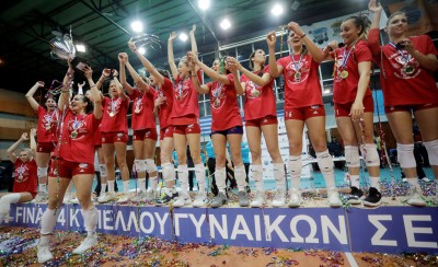 Τα σάρωσαν όλα οι Θρυλικές κοριτσάρες! (photo)