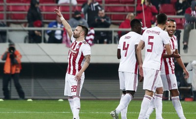 5 αλλαγές, 9 στον πάγκο