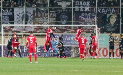 Ζόρια για τον ανιψιό στα πλέι άουτ (photos)