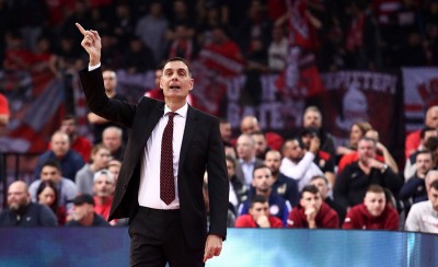 Συνεχίζει το... ψάξιμο