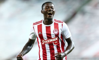 Υπόκλιση της ΠΑΕ σε Καμαρά (photo)