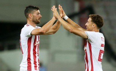 Τρία εκτός και ένα στο Ναό