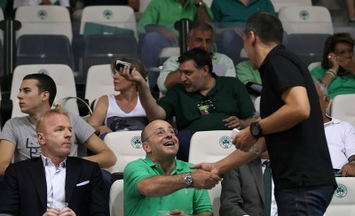 Ας ρωτήσει τον Δώνη για τη «συμμορία»