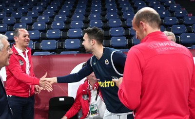 Αδειάζει η κλεψύδρα για Σλούκα (photo)