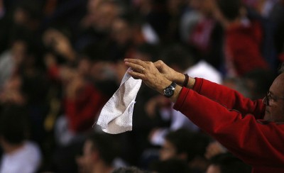 Τρολάρισμα του Θρύλου με λευκή πετσέτα! (photo)