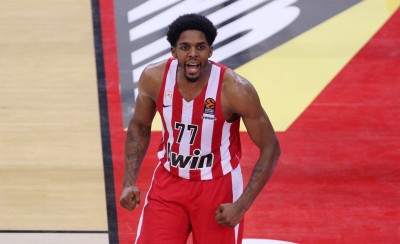 Σχηματίζεται σιγά-σιγά και τα... σπάει! (photo)