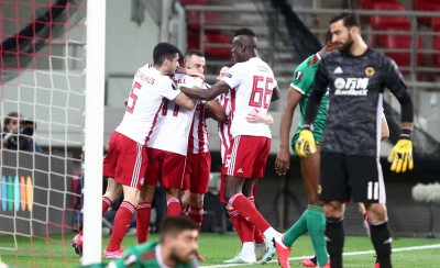 Καθολική προσήλωση σε Γουλβς και πρόκριση!