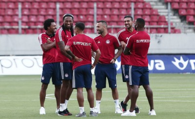 Στο γήπεδο ο Ολυμπιακός (photos)