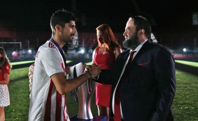 «Ομάδα και κόσμος είμαστε ένα»!