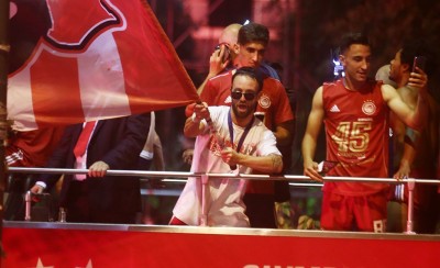 Βαλμπουενά ετών 35 και πανηγυρίζει σαν πρωτάρης!