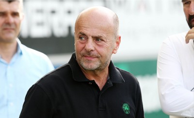 Μετά το βάψιμο στα κάγκελα, έχει και συνδρομή