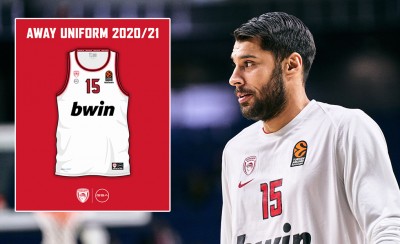 Εντυπωσιακή και ολόλευκη η δεύτερη φανέλα! (photos)