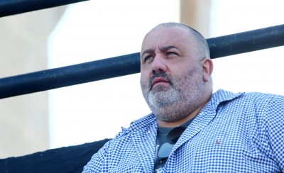 «Είσαι πουλημένο τζουκ μποξ που τρώει τα ρούβλια και παίζει…»