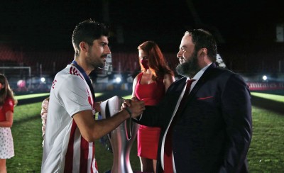 «Ας περάσουμε τη Γουλβς και ας μην κάνουμε διακοπές, δεν μας πειράζει»