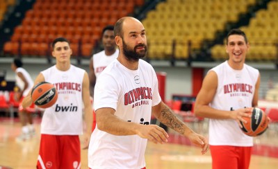 Πλάνα από την πρώτη προπόνηση του Ολυμπιακού