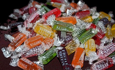 Άλλος για… πιπίλισμα καραμέλας;