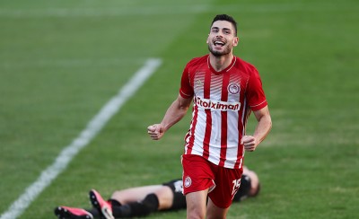 Μη σταματάς, Θρύλε!