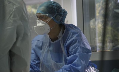 Έσπασε το φράγμα των 3.000 κρουσμάτων! «Μαύρη» Πέμπτη με τριπλό αρνητικό ρεκόρ