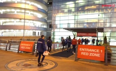 Η «ερυθρόλευκη» άφιξη στο «Etihad»