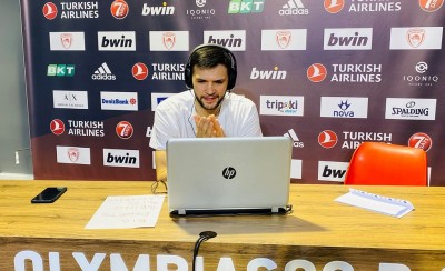Ο «Παπ» δίπλα στην ομάδα ONE TEAM!