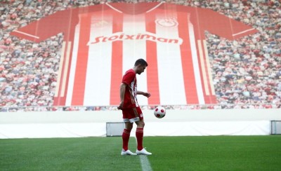 «Τρέλα» Σωκράτη μπροστά στη Θύρα 7 (photo)