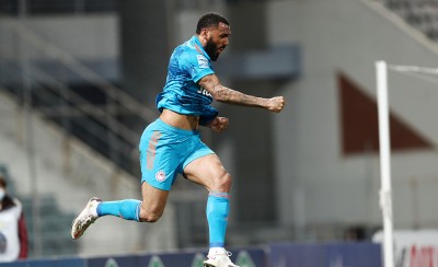 Με φόρα για τον τίτλο