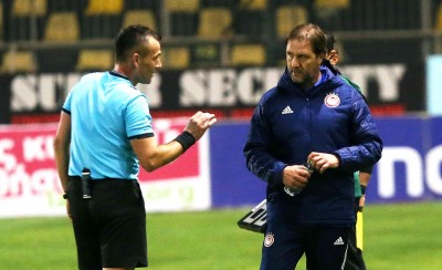 Ο Ιβάν Μπέμπεκ στο ντέρμπι με τον «πελάτη»! (video)