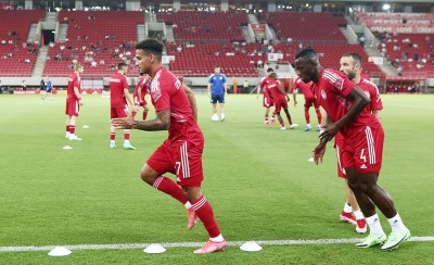 Πάει για Λαλά στα δεξιά