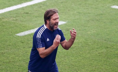 «Μόνο εμείς παίξαμε ποδόσφαιρο. Κακή διαιτησία»