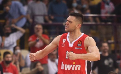 Θύρα 7: «Κάτι μεγάλο χτίζεται, ΟΛΟΙ στο ΣΕΦ την Παρασκευή»