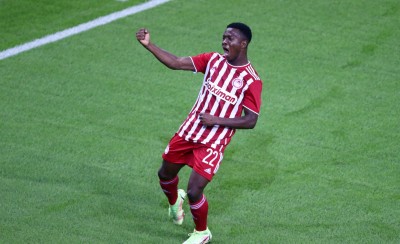 Θαυμασμός Mirror για τον Αγκιμπού