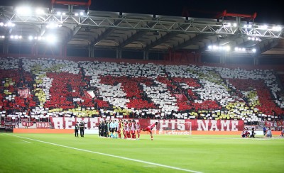 Θύρα 7: «Ο νάνος του βορρά που έχει προπονητή την γνωστή επαναστάτρια της φάπας»