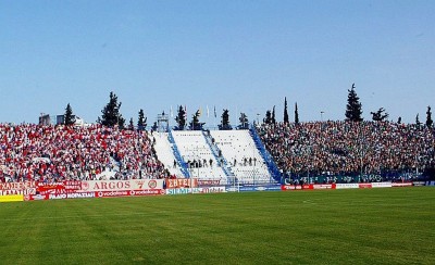 «Εκκενώνοντας» τα γήπεδα, «δολοφονείτε» το ποδόσφαιρο, δεν το σώζετε!