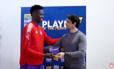 Σισέ: «Μοιράζομαι το βραβείο με όσους αγαπούν τον Ολυμπιακό» (Video)