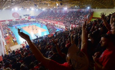 ΘΥΡΑ 7: «Γεμίζουμε το κλειστό του Ρέντη» (photo)