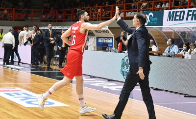 Νέα 100άρα ο Θρύλος! Δεν παίζεται!