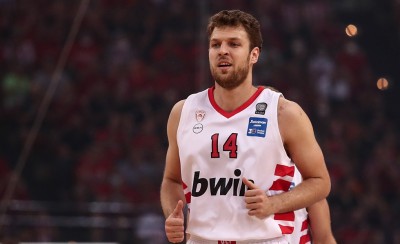 General Manager Κινγκς για Βεζένκοβ: «Μπορεί να παίξει NBA»