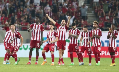 Πραγματικός πρέσβης του ελληνικού ποδοσφαίρου είναι ο Θρύλος!